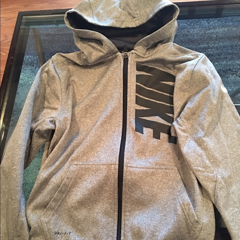 Nike “Boys” Dri-Fit Hooded Sweater